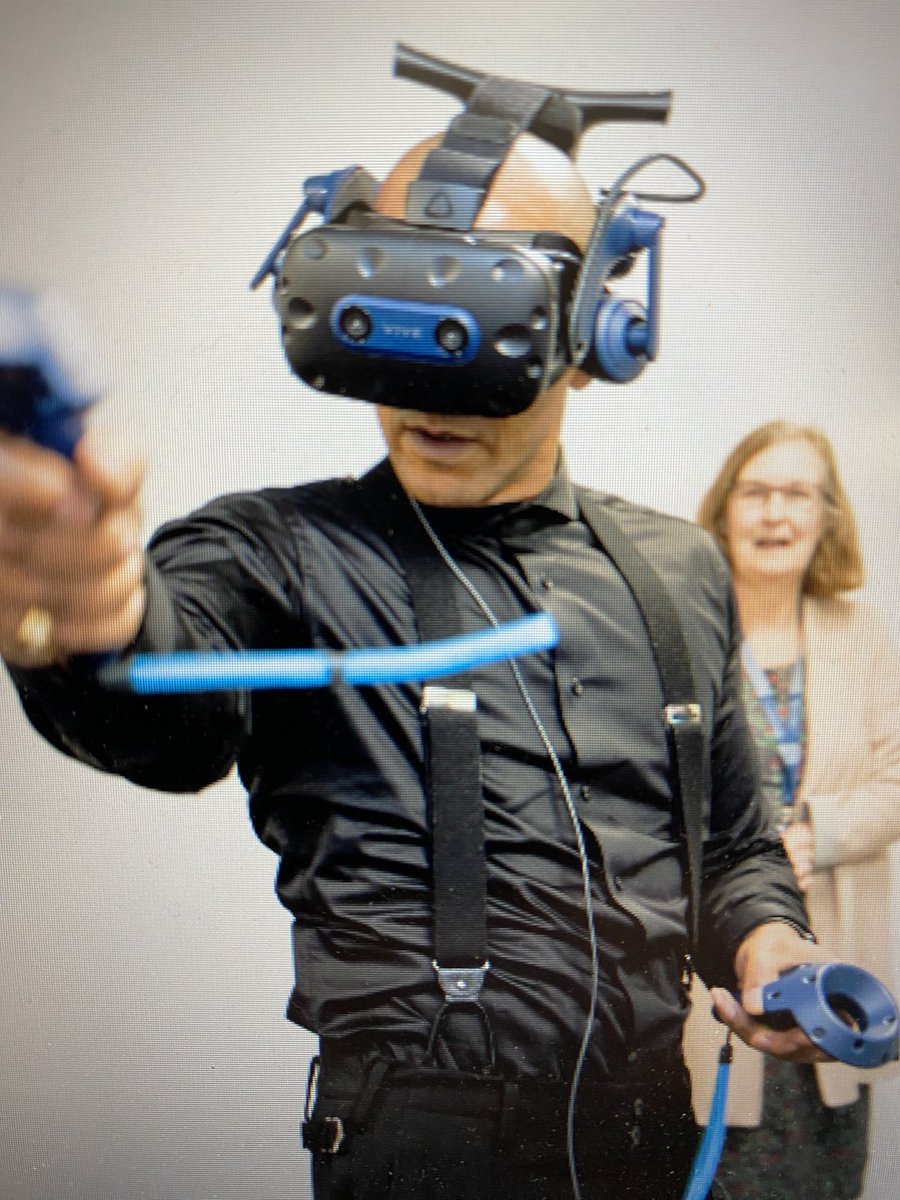 Jay Blades trying out our VR in our psychology lab!