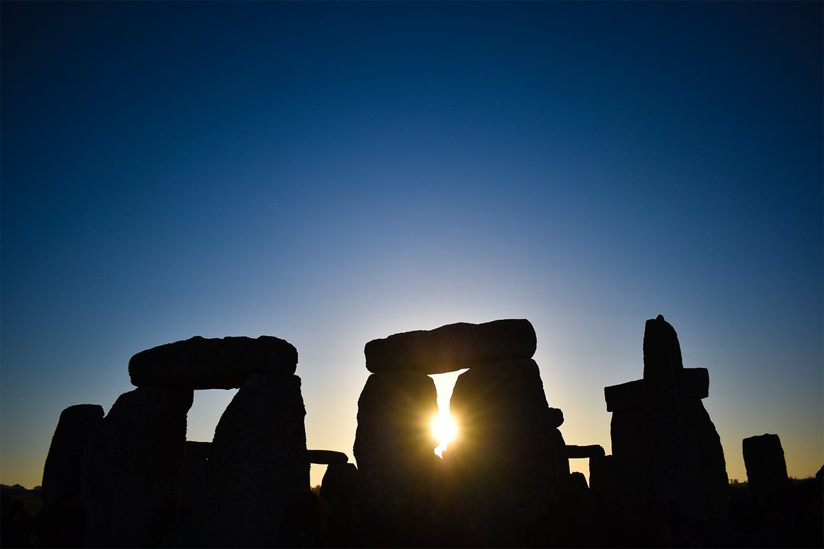 Happy #SpringEquinox from Stonehenge! 🌱 This astronomical event marks the start of spring in the Northern Hemisphere.