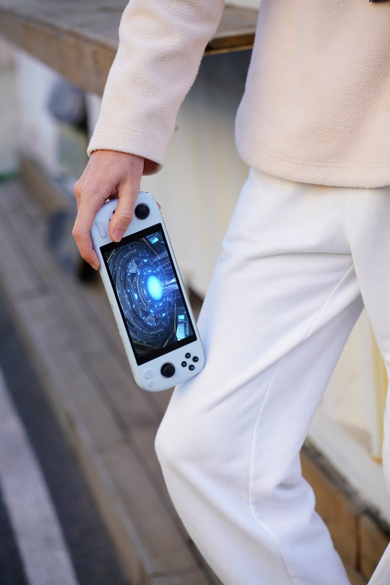 AYANEO__'s tweet photo. #AYANEO AIR Plus
6 inch larger screen with 510~525g
Lightweight and portable with you anywhere in your pocket.

Pre-launch on Indiegogo will go live soon and sign up here to get the latest information: 
👉👉👉 https://t.co/V7CKnCnpRN

#AIRPlus #6inch #biggerscreen #lightweight https://t.co/MiqelYqTkY
