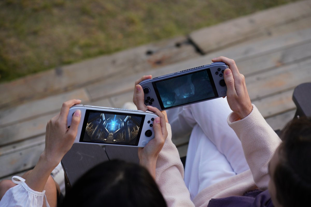 AYANEO__'s tweet photo. #AYANEO AIR Plus
6 inch larger screen with 510~525g
Lightweight and portable with you anywhere in your pocket.

Pre-launch on Indiegogo will go live soon and sign up here to get the latest information: 
👉👉👉 https://t.co/V7CKnCnpRN

#AIRPlus #6inch #biggerscreen #lightweight https://t.co/MiqelYqTkY