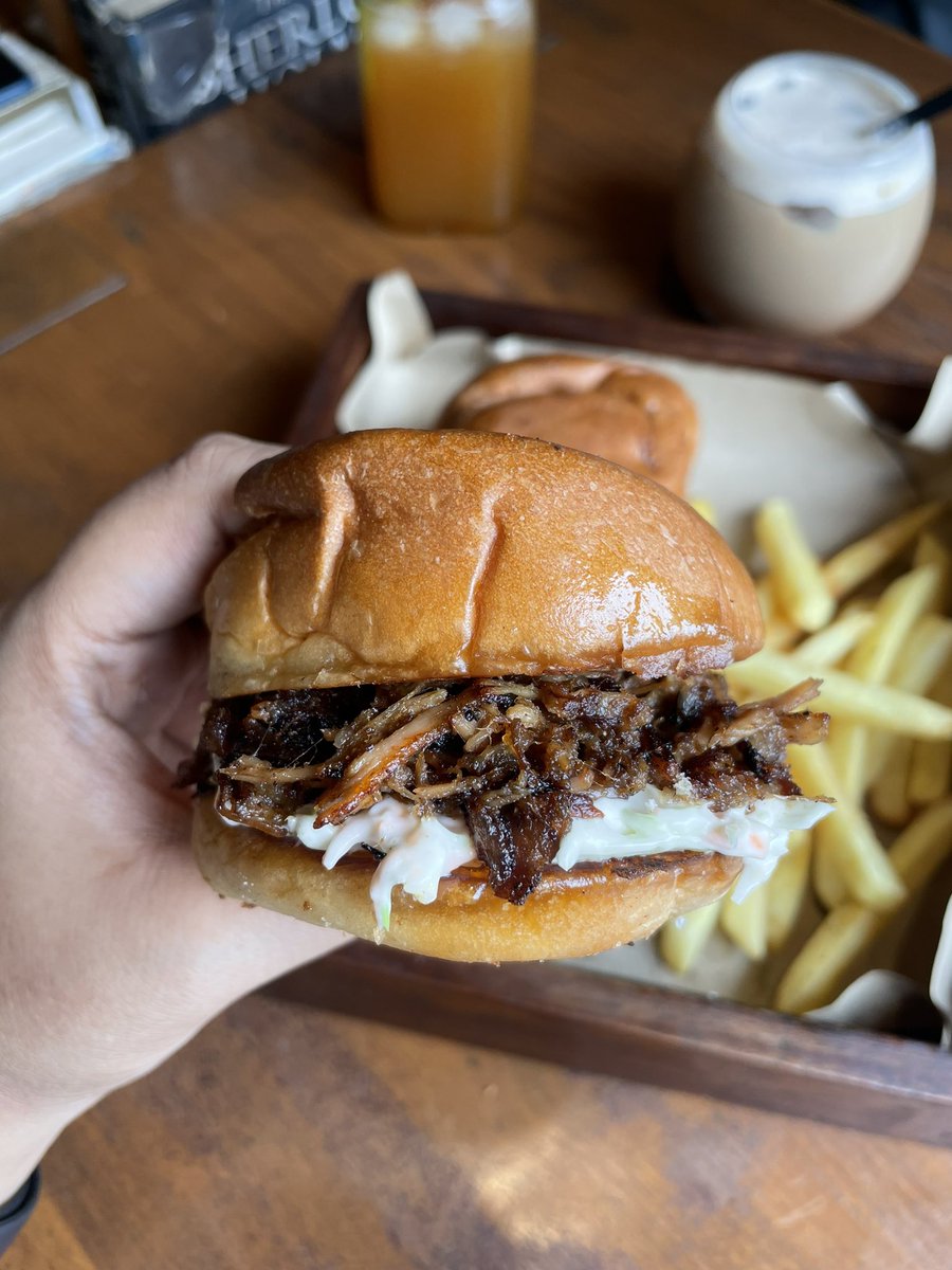 boowoo06's tweet image. Brunch at 📍Sorshia &amp;amp; Co. Café, is an experience not to be missed where the food is warm, the music is soothing, and the vibe is just right. 😋 Their menu is a food lover’s dream come true with so many delicious options to choose from.

#PulledPorkBurger #Bibimbap #LemonIcedTea