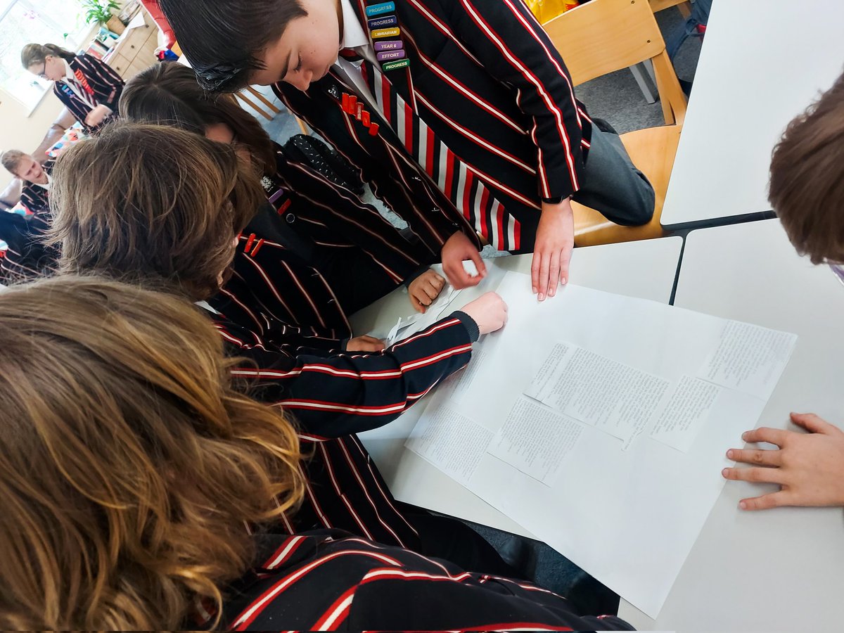 Year 8s mapping out Macbeth's soliloquies to track his character development. Much debate arising out of this task 😄 #CastleCourtCollaboration #CastleCourtCreativity #CastleCourtYear8 #CastleCourtEnglish #Macbeth #Shakespeare @CastleCourtPrep