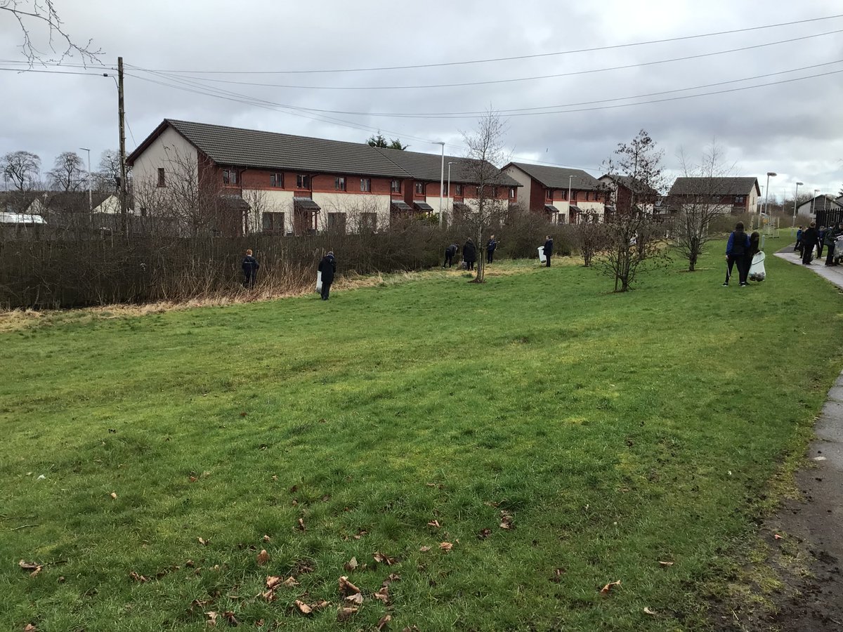 P7G did an amazing job this morning when they took part in the big #SpringCleanScotland We hope the community is proud of our efforts to #keepscotlandbeautiful