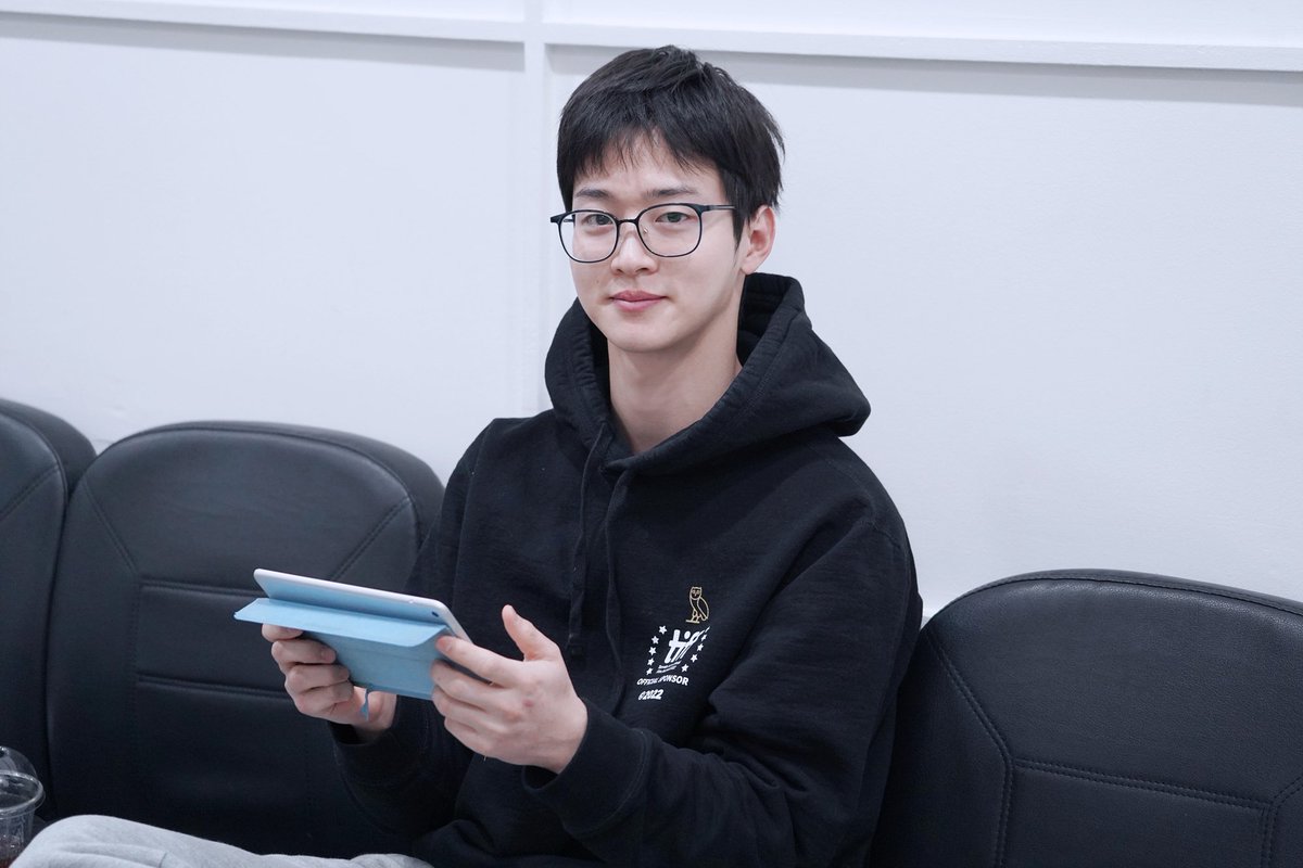 너드역할 소취 50302010403929일째 간접적으로 보게 돼서 성불합니다