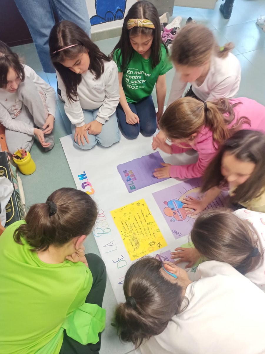 VillamayorCdn's tweet photo. Por el día mundial de la poesía, lxs niñxs del club CDN hemos hecho nuestros propios poemas ✒️
Esperamos poder exponer nuestro mural en la biblioteca y que cualquier vecinx pueda pasar a ver nuestra pequeña aportación artística @UNICEFCyL 
#díamundialdelapoesía #ciudaddelxsniñx https://t.co/tx7gLgxtNd