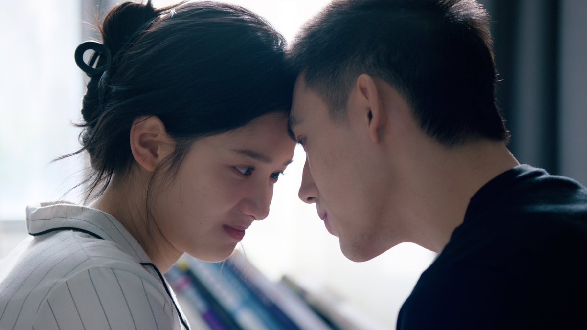 30 มีนาคมนี้ พบกับ #จางจิงอี้ ในบทบาทเฟรชชี่ปีหนึ่ง ที่กำลังเตรียมตัวใช้ชีวิตมหาลัยให้เต็มที่ แต่ดันมีแบดบอยชวนตี #เฉินเฟยอวี่ มาพัวพันด้วยซะได้ ในซีรีส์ #LighterAndPrincess ที่ Netflix

ใครรอดูเคมีคู่นี้ กด Add to My List รอเลยครับ :) 

#ZhangJingYi #ChenFeiYu #NetflixTH