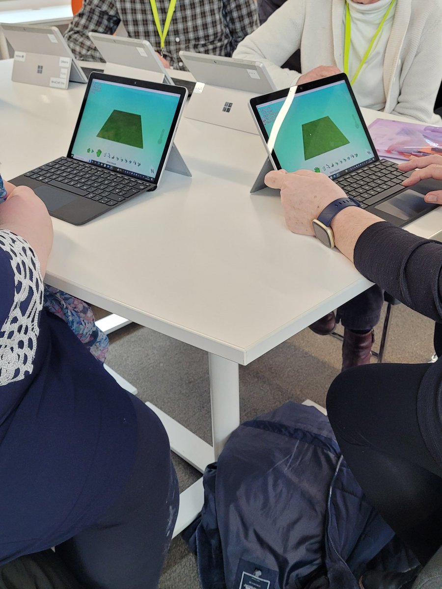 taffyhart's tweet photo. @CAVC_FLT Super session for the learners with @TELCAVC today learning about Kodu! Exciting to learn new skills. #familylearning #digital https://t.co/eUswVTdWMF