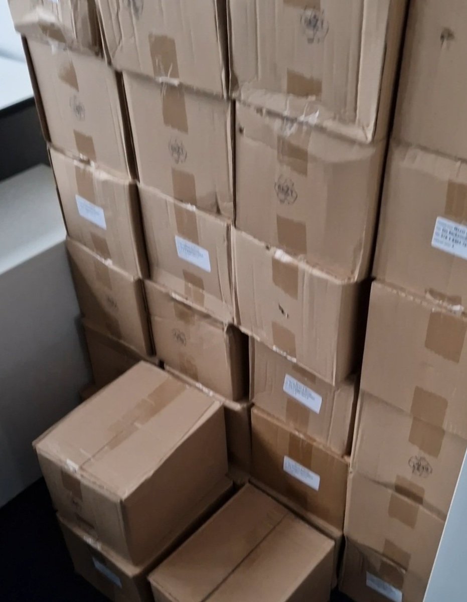 DoktorWeigl's tweet photo. Liebe Community, weiterhin sind VORBESTELLUNGEN für meine 3. Auflage "Ratgeber zum Abnehmen und Muskelaufbau" möglich. Die ersten Exemplare sind bereits gedruckt. Hier der Link: https://t.co/GkbadKXeNw

Gebt Euch (endlich) einen Ruck und beginnt damit Euch GESUND ZU ERNÄHREN. https://t.co/fsWEUhyYWH