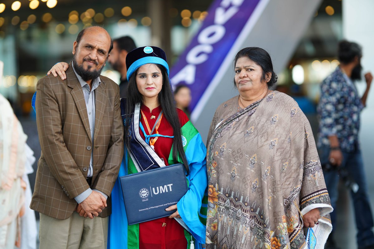 UMTOfficial's tweet photo. Celebrating Graduation Day with Parents
The best way to say “Thank You Mom and Dad” is to celebrate your achievements with them. Happy Graduation!
#UMTConvocation #myUMT https://t.co/GoC68q8fIk