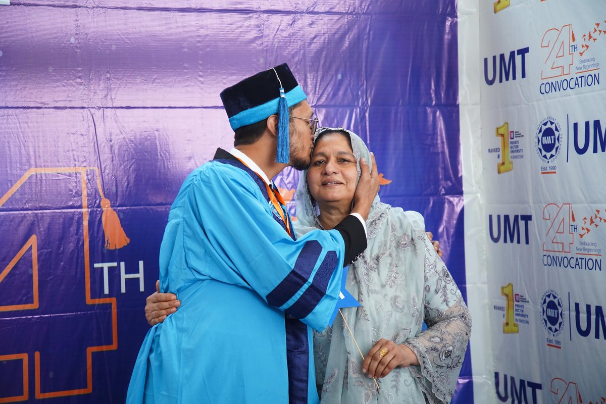 UMTOfficial's tweet photo. Celebrating Graduation Day with Parents
The best way to say “Thank You Mom and Dad” is to celebrate your achievements with them. Happy Graduation!
#UMTConvocation #myUMT https://t.co/GoC68q8fIk