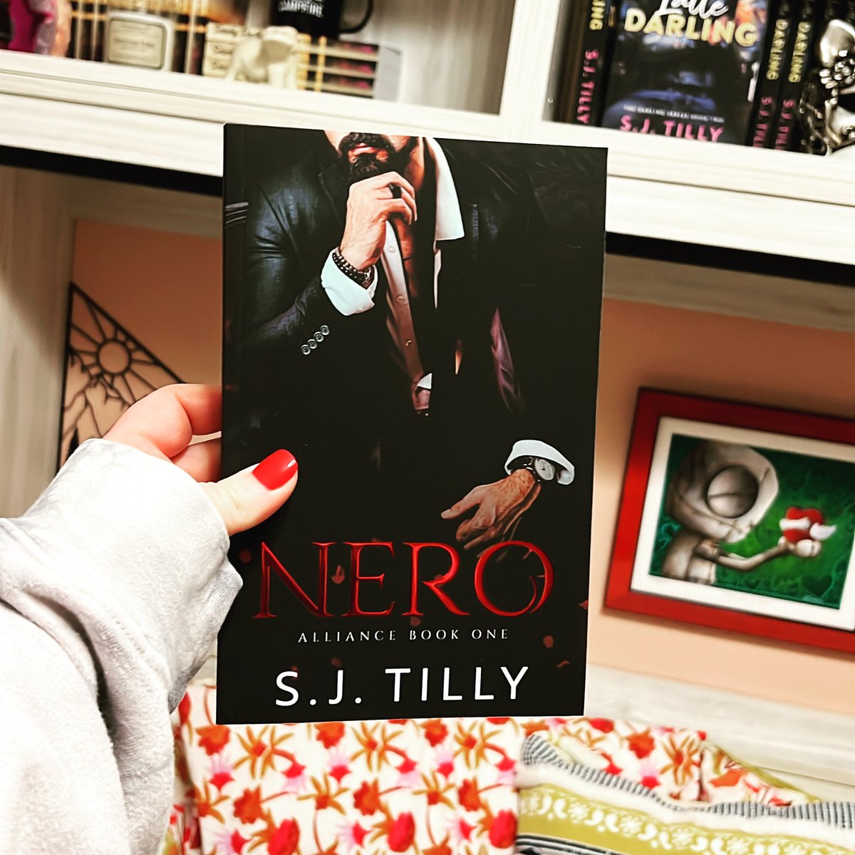 SJTillyAuthor's tweet photo. That’s the thing about being a bad man. I’ll happily paint the streets red to protect what’s mine.

https://t.co/Lrb7uFq6xP https://t.co/Tf7uYTnx6Y