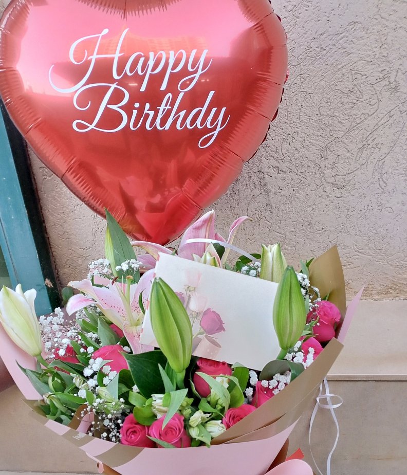 BflowersKE's tweet photo. Happy birthday to our March babies🎊🌹even though the month is coming to a close ,we still celebrate YOU 🥳 
#marchbabies#flowers#teleflora#worldwidedelivery#bouquet#bloomingflowerske
Make your orders at;
☎️0113669203
☎️0787991550

Visit our website:
https://t.co/t1UFOFVVIc https://t.co/5vnp2xwOvg