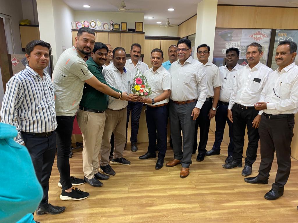 HPL_Official's tweet photo. LAS Mr. Pravesh was rewarded by HPL in a ceremony at Nagpur Branch for being the top performer in secondary sales from all over India.
#hplindia #hplproducts #hplelectrical #smartelectricals #salesperformer #topperformer https://t.co/jGtyXjKe1a