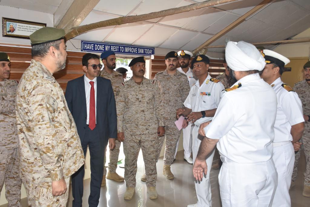 IN_WNC's tweet image. A nine member team from #RoyalArmy of Saudi Arabia headed by Maj Gen Yaseer Hussain O Mandourah, Military Medical Services, Chairman General Staff of Saudi Arabia, visited #INHSAsvini on 20 Mar and interacted with Surg RAdm Vivek Hande, Commanding Officer INHS Asvini and his team
