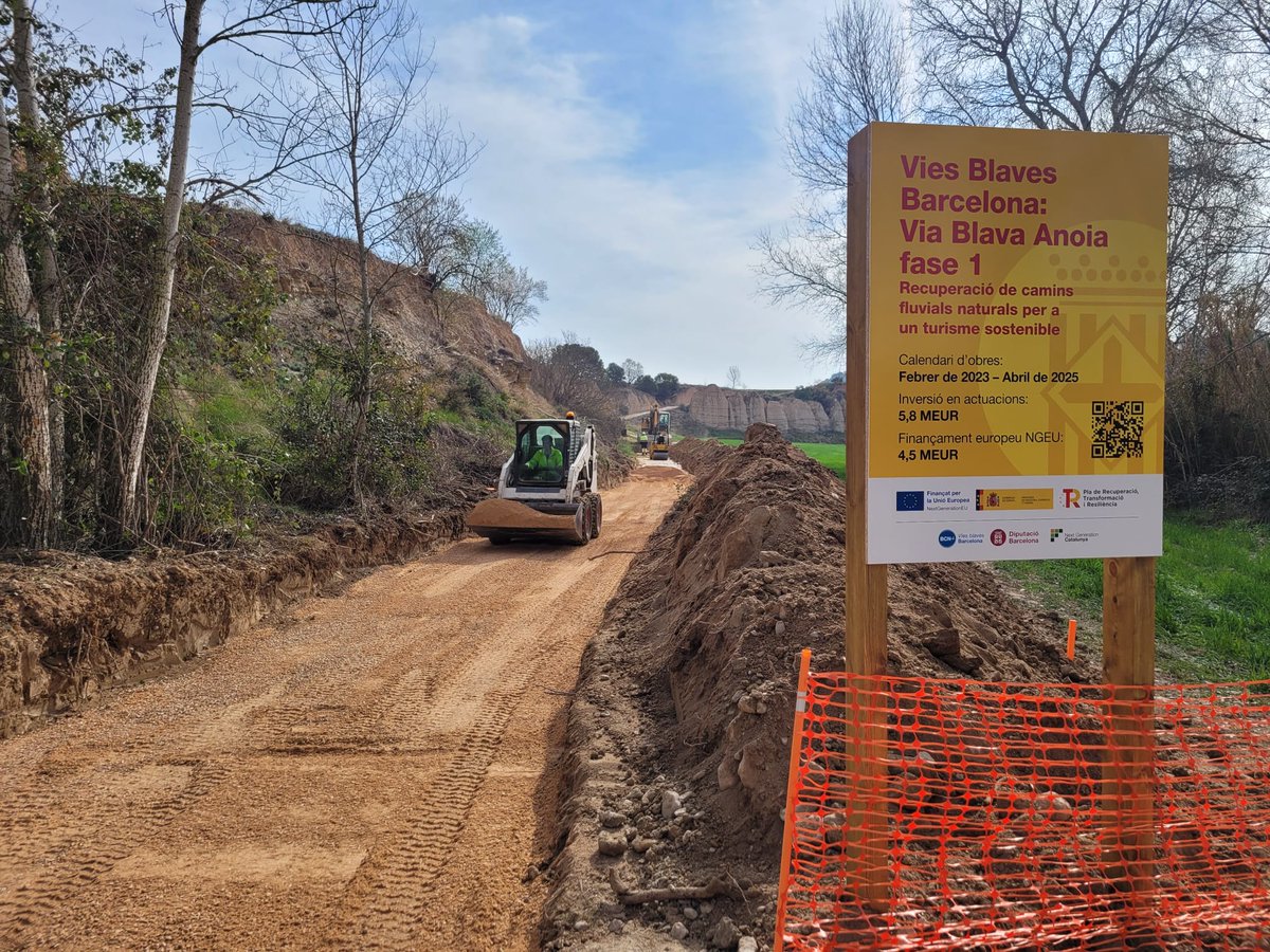 diba's tweet photo. 👷Posem en marxa les obres del 1r tram de #ViesBlavesBarcelona!

🚴‍♀️Rehabilitem les lleres dels rius Llobregat, Cardener i Anoia per fer-les transitables: 250 km de rutes per fer a peu, en bicicleta o en cavall. #som311 #ODSDiba #bcmoltmes

✅https://t.co/57cVsuS0Gq

Obrim fil ⬇️ https://t.co/XIzmoZZRzO