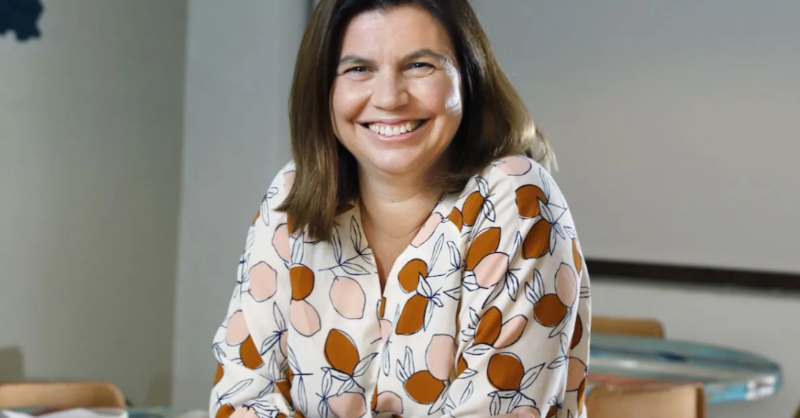 emprendeverde's tweet photo. Elena Pita, directora de @FBiodiversidad, responde a @Elasombrario. 

📰"Lanzamos una convocatoria para proyectos de #EconomíaCircular. Algunos son de ecodiseño, otros de reducción de uso de materias primas, gestión de residuos o transformación digital. El cambio está en marcha"