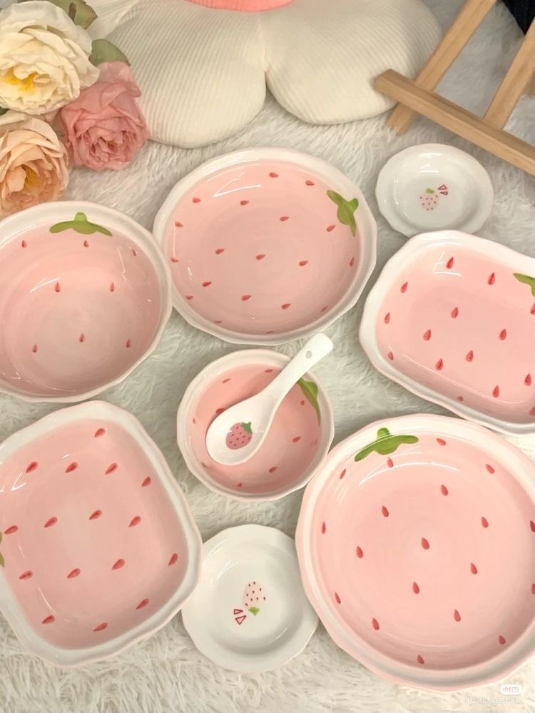 bread_vt's tweet photo. 🍓 strawberry tableware 🍴 https://t.co/fMHoaaZiJc