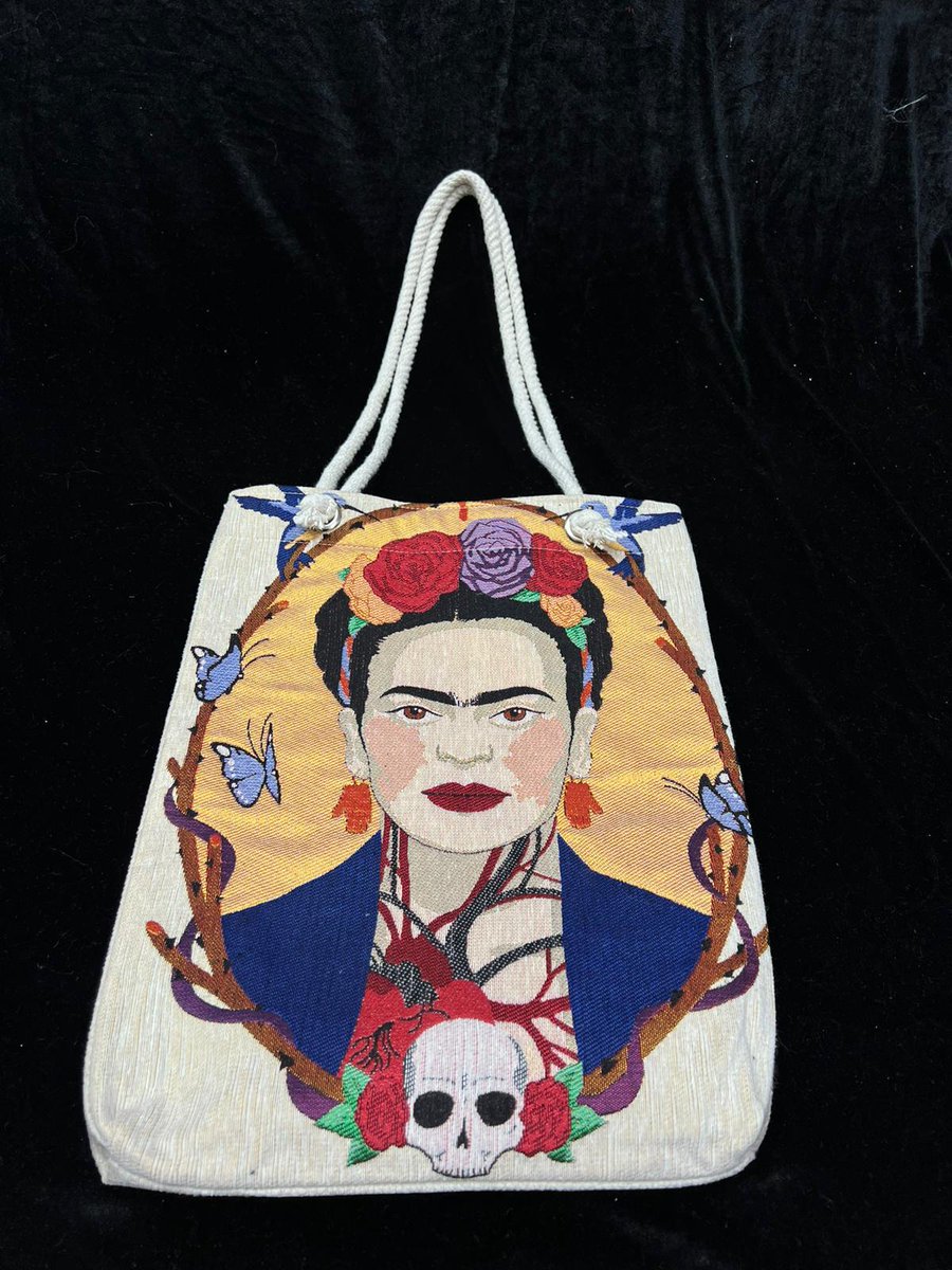 atlasgiftshop's tweet photo. goblen kumaş kol çantası
kedi 🐈🐱
lale 🌷
#goblen #cloth #hand #bag #tulip #cat #frida https://t.co/yz9DSPlsg7