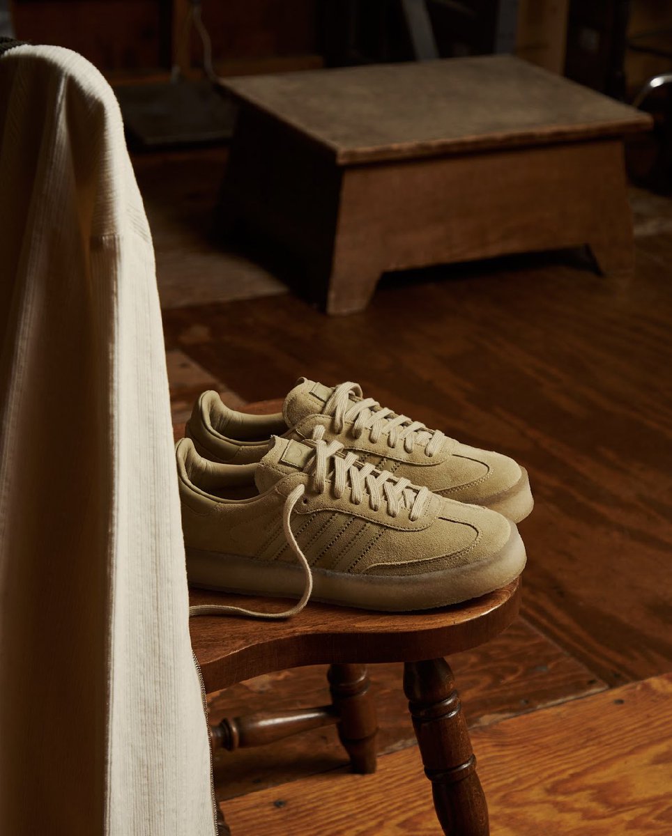 StreetFashion01's tweet photo. Clarks x Kith x Adidas Samba (2023) https://t.co/ge14n6dAEl