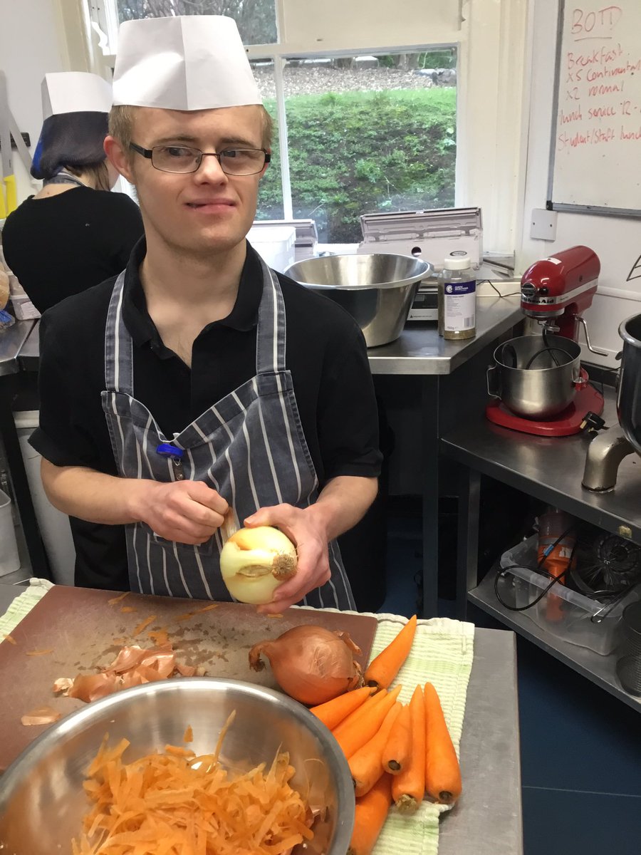 Students from Aurora Foxes tweet media