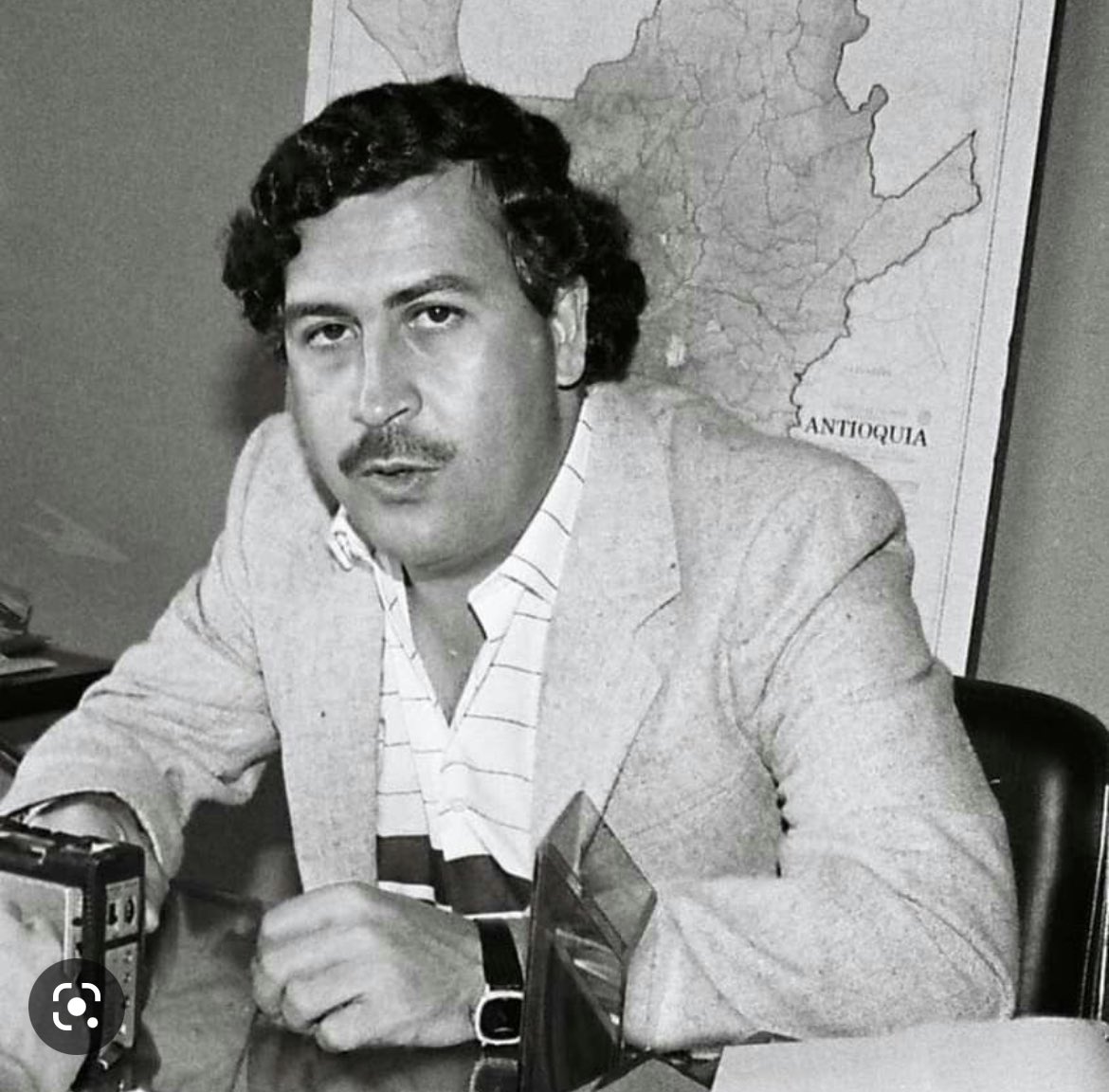 Escuchar al genocida de <a href="/NicolasMaduro/">Nicolás Maduro</a> sobre la lucha contra la corrupción es cómo escuchar a Pablo Escobar hablando de la lucha contra el Narcotrafico.

Éste tipo terminará guindado por su propio peso y a todos sus seguidores exterminarlos.
#lalibertadnace