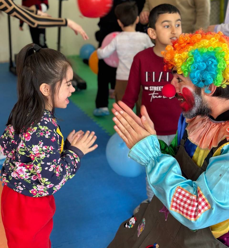 Sıradan olmak ile muhteşem olmak arasındaki fark sadece +1 kromozom💙

#21MartDünyaDownSendromuFarkındalıkGünü