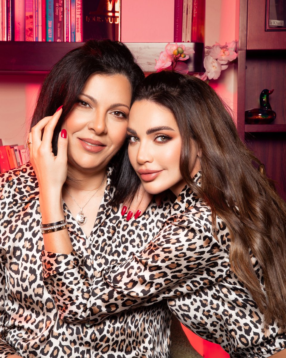 DalidaKhalil's tweet photo. ينعاد على كل الأمهات بهالظروف الصعبة🙏♥️ إمّي نعمة حياتي… هيي بيّي بغياب بيّي وصديقتي الوفيّة ولو غاب الوفا.
هيي الأمان والقوة والصبر، والضحكة الحلوة بعزّ الأسى
كل عيد وتضلي مضواية بحياتي وصلاتك تعطيني السلام الداخلي اللي عندك .                            #عيد_الام #داليدا_خليل https://t.co/tKLhKVzBlm
