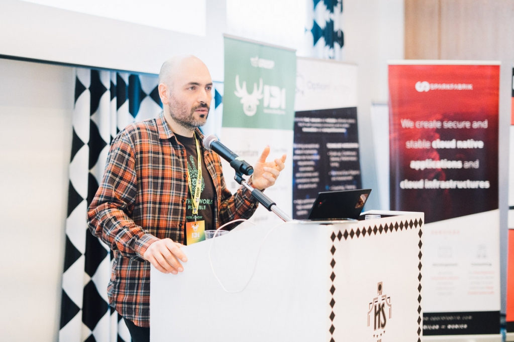 IncontroDevOps's tweet image. Foto da #IncontroDevOps Italia 📸

💚 Alessandro Miliucci, Lead Software Engineer @axervepayments 
💚  @2autunni  Chief Cloud Officer @vegansolutions 
💚 @F3ar873  Global Head of DevOps Platform and Services

Ti aspettiamo a #devsecopsday
👉 bit.ly/40gFKN0