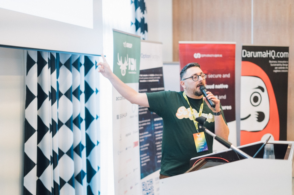IncontroDevOps's tweet image. Foto da #IncontroDevOps Italia 📸

💚 Alessandro Miliucci, Lead Software Engineer @axervepayments 
💚  @2autunni  Chief Cloud Officer @vegansolutions 
💚 @F3ar873  Global Head of DevOps Platform and Services

Ti aspettiamo a #devsecopsday
👉 bit.ly/40gFKN0