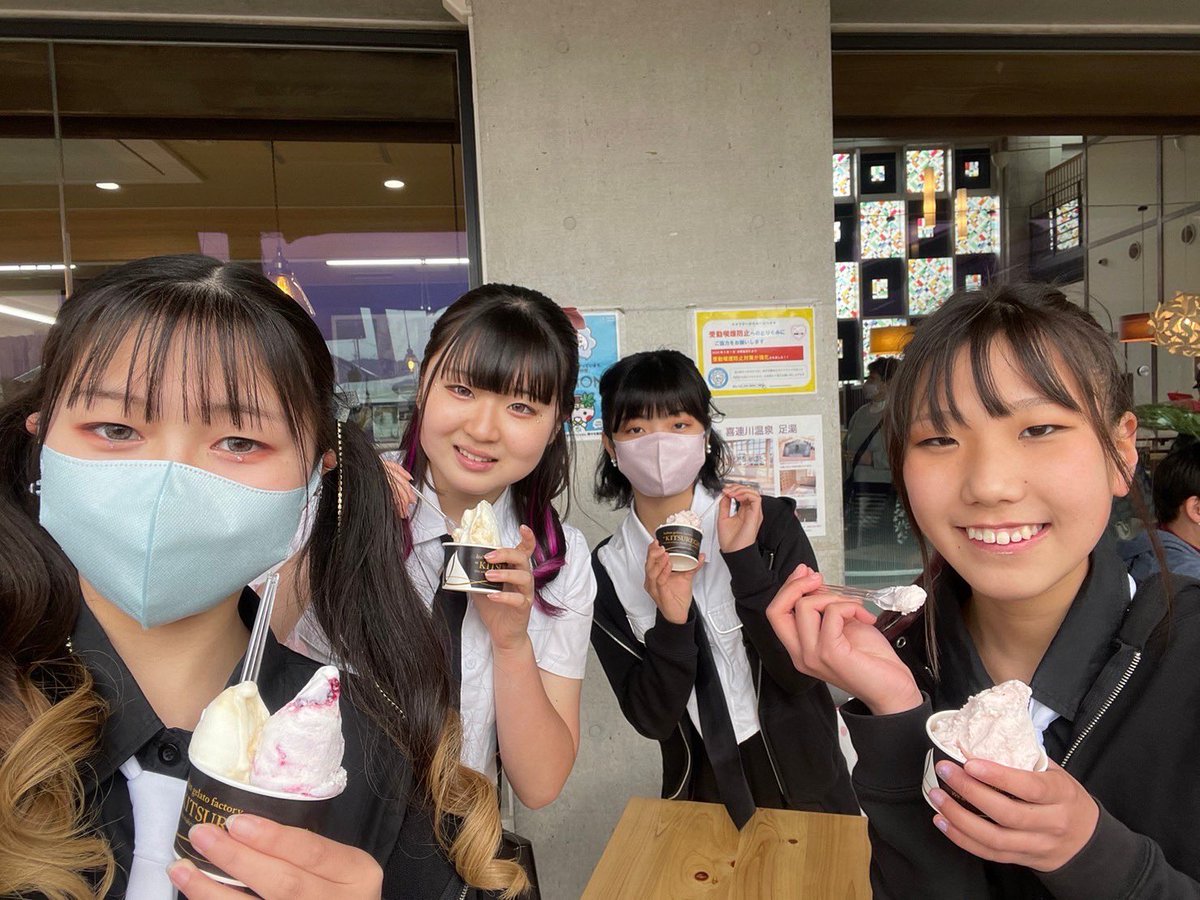 🎂💛りおんBIRTHDAY LIVE🧡🎂
✨2部✨
4人揃っての新曲(カバー曲)初披露しました🎉アンコールまでありがとうございます🌷JS組ユニットによるダンスは衣装も変えてSpecial ver.でお届けしました❤︎たくさんの方が駆けつけてくださったこと、そして素敵なBIRTHDAYLIVE本当にありがとうございました😊🌸