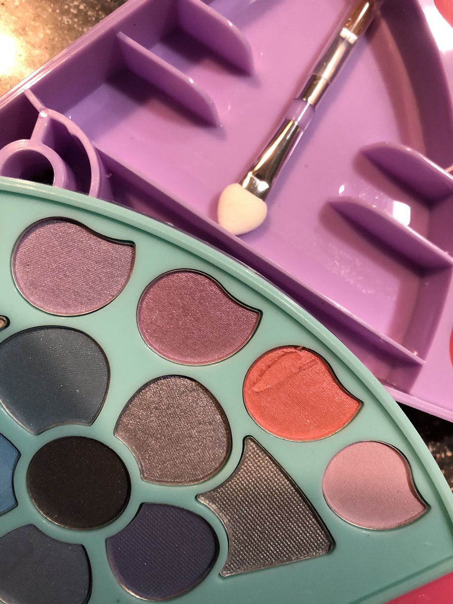 Erica J Kerton tweet media