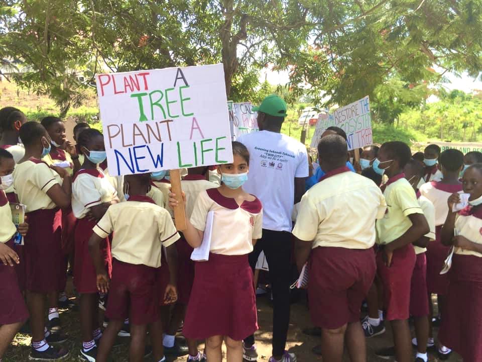 GoshenGlobal's tweet photo. Happy International Day of Forest is a fitting mantra for what is needed to solve the twin challenge of climate change and biodiversity loss. To have a healthy living and a safer environment, our forests must be protected. @restoreforward  @onetreeplanted @forestservice https://t.co/XEsHhUS0DA