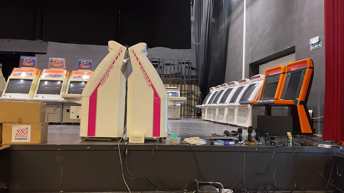 MikadoCenter's tweet photo. Con mucha pena , toca recoger y como @ChimoBayo decía en la Tía Enriqueta “Tres ,lo mismo pero al revés” #FOF23 “Cave x Mikado Tribute” 

¿ Queréis  otro el año próximo ?

- Si , dadle a LIKE 👍 

- Si o si , no me CAVE duda dadle a RT 🔄

@cavegames @babamikado @TequilaWorks @don_raul @MikadoCenterTOM @SN_TAK