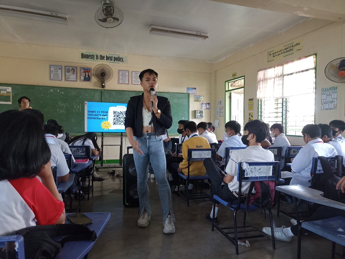 AHFAthena's tweet photo. Day 2 sa Deparo High School!

Nag-enjoy ang mga estudyante ng Grades 7 to 10 sa masayang discussion on adolescent parenthood, HIV, and STI, mula sa mga volunteers at HIV counselors na kasama natin today. Maraming salamat din sa @AhfPhilippines for supporting us!

#EndAIDS2030 https://t.co/hhvFwcNsK0