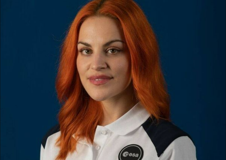 👩‍🚀 Sara García Alonso, una joven científica natural de León, que estudió biotecnología y después se doctoró con honores en biología molecular del cáncer, es la primera mujer española seleccionada, tras superar duras pruebas, para ejercer de astronauta. ¡Enhorabuena! #SaberYGanar