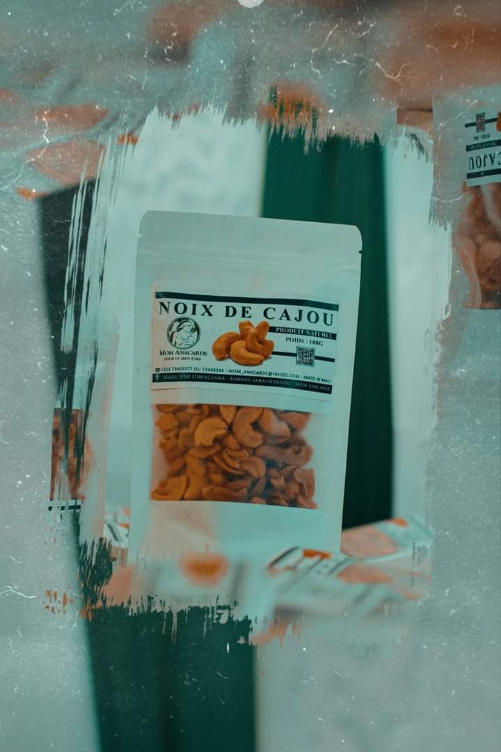 Mom_anacarde's tweet image. Les noix ont d nombreuses propriétés nutritives. Elles offrent 1 importante réserve d vitamines, en particulier ls vitamines B6, B1 e B2, qui jouent 1 rôle crucial ds l'organisme. Sans oublier la vitamine E, protège ls cellules. #Mom_Anacarde #bienfaits #noixdecajou