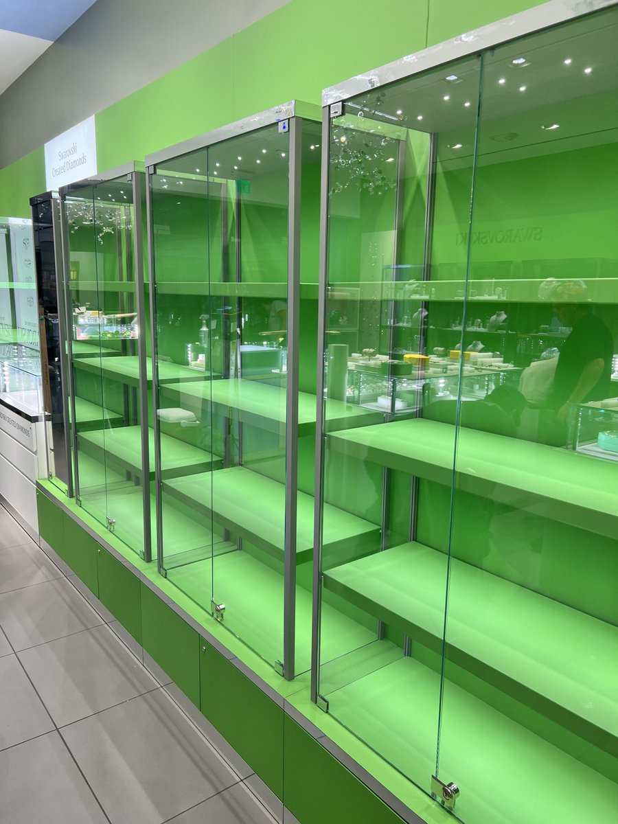 getLayr's tweet image. Sneak 🫣 👀 of a new national scale #3M #DINOC project!  We love this product’s durability, versatility and selection of colors and finishes.  Refresh cabinets, millwork, doors, elevators and more for a fraction of the 💰 of replacement!  #layr #refresh #reuse #nationalaccount