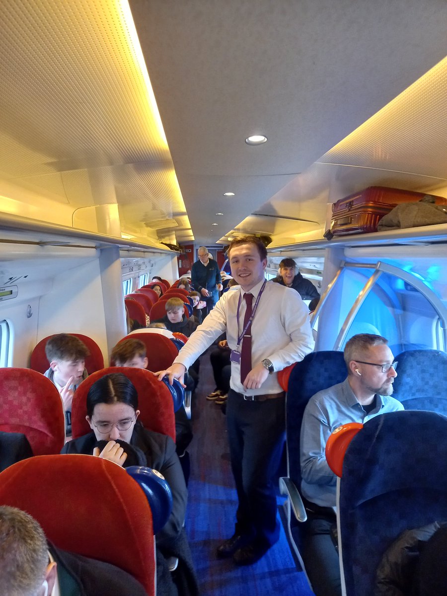 Shavington_Ac's tweet photo. Mr Nellis and Mr Leather have taken our Year 10 Citizenship pupils to London to visit the Houses of Parliament. Hope you all have a great day! #ShavingtonSpirit #AcademyValues #SPARK #GRIT #SACitizenship #HousesOfParliament https://t.co/YLl9lzVkSM