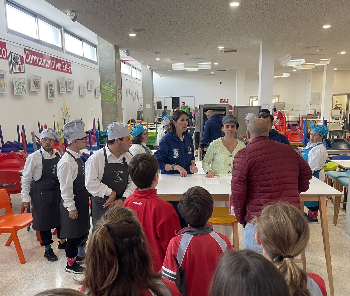 ColegioEP's tweet photo. 𝗗í𝗮 𝗜𝗻𝘁𝗲𝗿𝗻𝗮𝗰𝗶𝗼𝗻𝗮𝗹 𝗦í𝗻𝗱𝗿𝗼𝗺𝗲 𝗗𝗼𝘄𝗻: Hoy la lección más importante nos la dan ell@s Trabajadores de la @AsocNenaPayne; protagonistas del proyecto de nuestra ONG ADENI ‘sandwich solidario’… Un día para celebrar la diversidad #DiaInternacionalSindromeDown https://t.co/eSKk6catZe