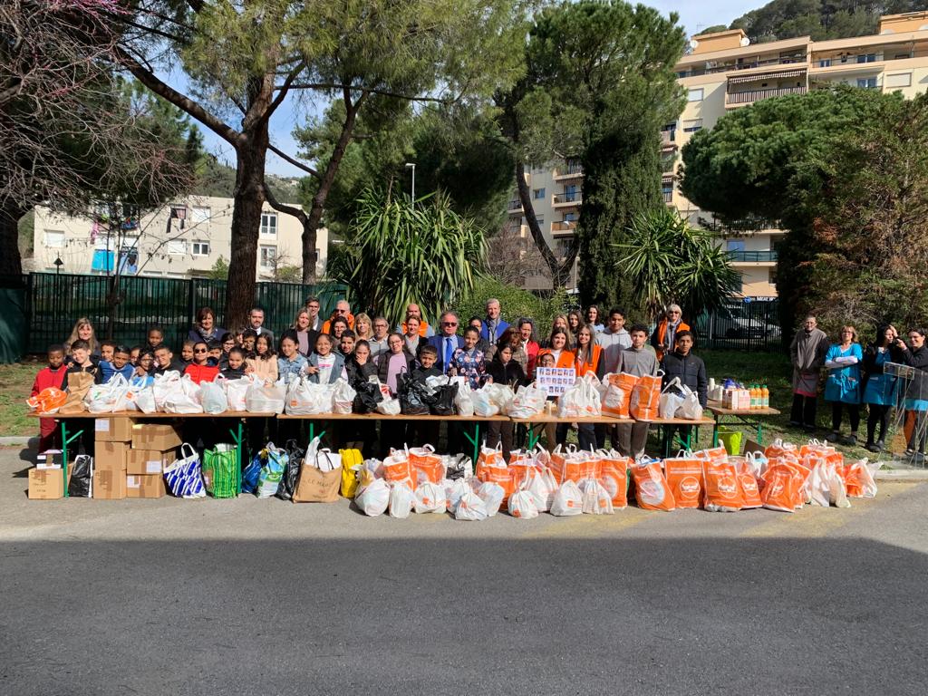 College_Jaubert's tweet photo. Bravo aux élèves et aux personnels des établissements scolaires du réseau "Vallées des Paillons" qui ont collecté 650 Kg de denrées alimentaires au profit des bénéficiaires de la Banque alimentaire des Alpes-Maritimes @BA06NICE ! https://t.co/z3mDdprEtz