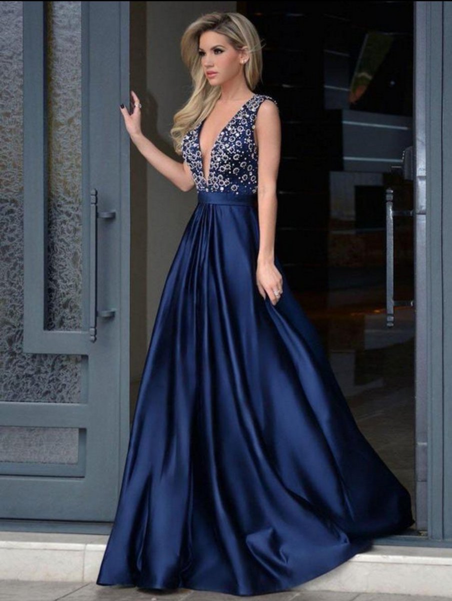 We’ve added more fitting rooms and appointment times to our boutique days.  Spots are filling up fast! To avoid disappointment, book your appointment today @ fairygodmotherottawa.com.