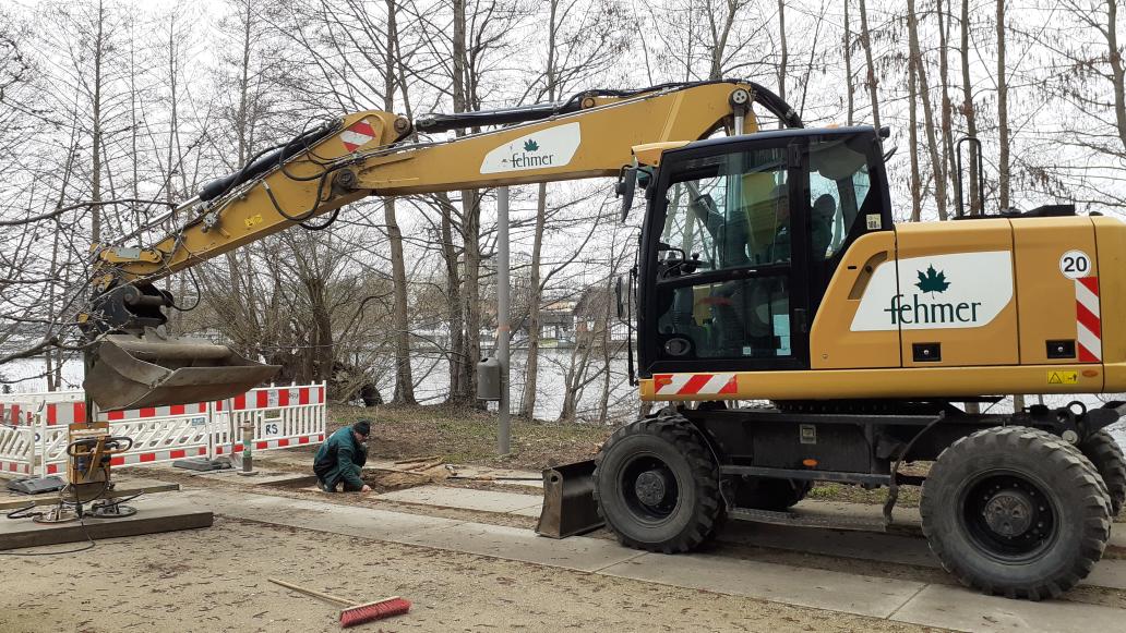 Von meinem/meiner Galaxy gesendet

An der Feuerwehrzufahrt vor der pro seniore Residenz Wasserstadt, An der Havelspitze, werden z.Zt. die Stolperstellen beseitigt. Danke an das Bezirksamt.