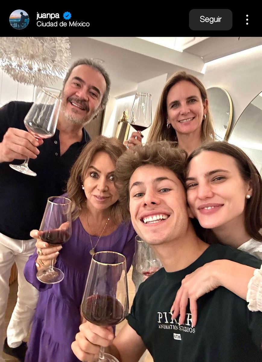 PopcornPoker543's tweet photo. ➕ Claro IMPOSIBLE pobre 🤡 esta bien #REPRIMIDA #JUANPAZURITA debe ser bien gacho q 🐀 family NO ACEPTE q eres 🐑 🌈 toca montar este 🎪 d 2⃣ pesos l peor es q @macabeso @figueroadelmora s preste a esto l 1⃣ a q la humillen y l traten como lacaya y l 2⃣ 👏 q traten así a l hija https://t.co/KWo2S9PCYm