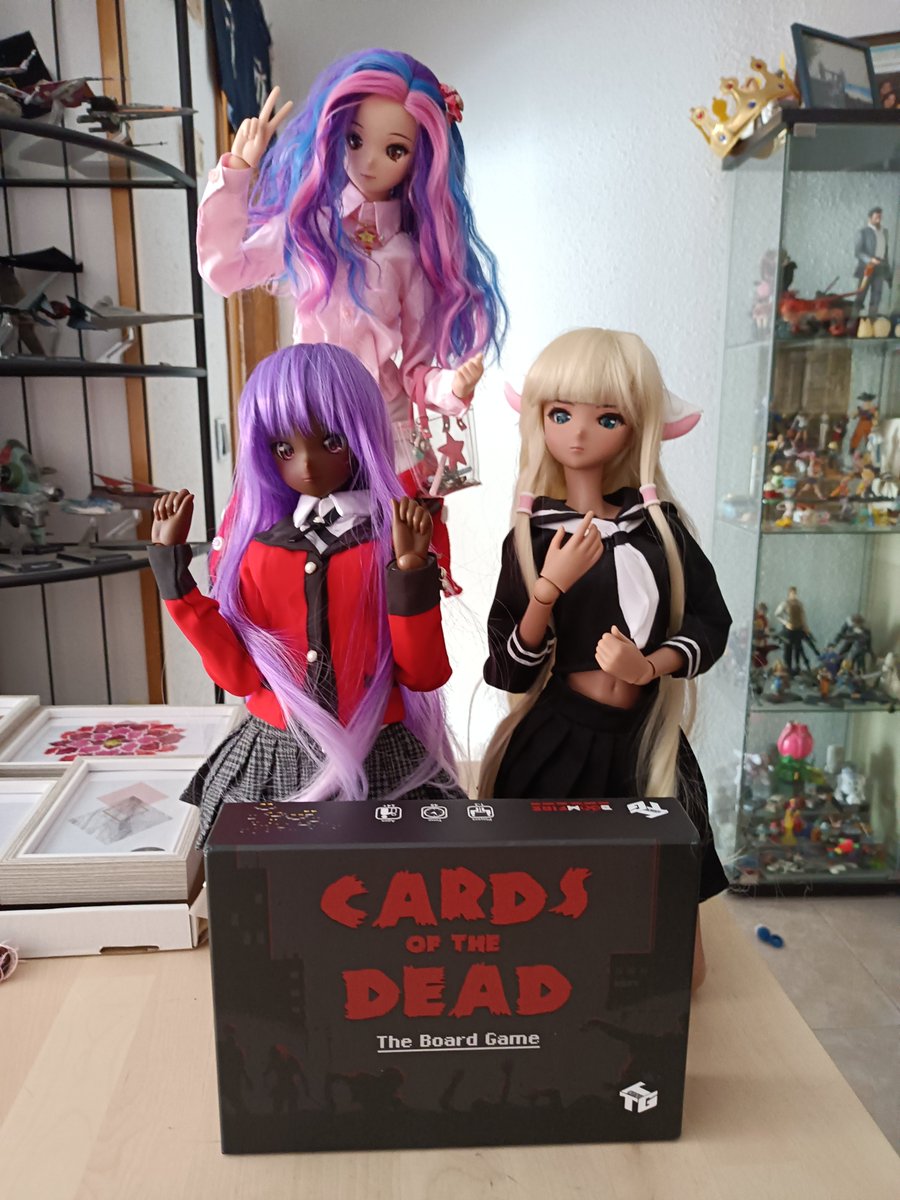selenitachan's tweet photo. Ya he recibido el juego de mesa de cards of the dead de @BoomfireGames y @JanduSoft
Muy contenta y con muchas ganas de estrenarlo!!
#cardsofthedead https://t.co/faTR2Gs7c9