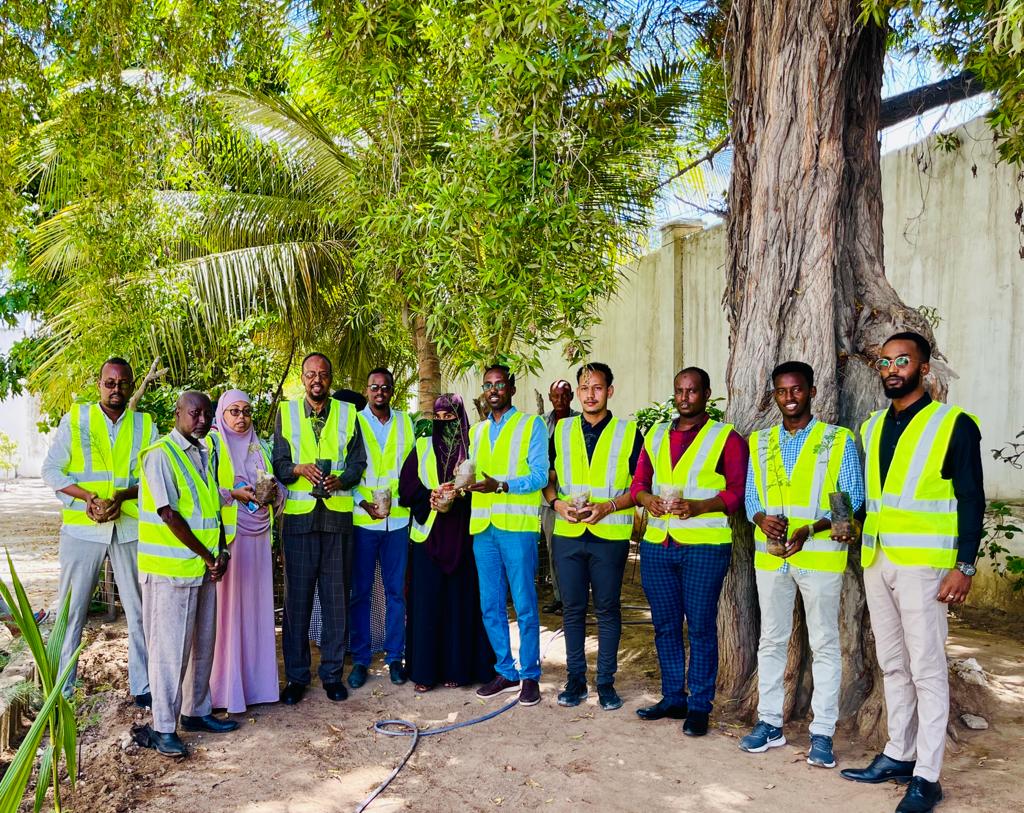 MoCTSomalia's tweet photo. Today on #IntlForestDay, we reaffirm our commitment to preserving Somalia's forests and combating deforestation. As part of our efforts, H.E. @JamaHKhalif has planted trees on the Ministry's premises.
Let's continue to work towards a greener Somalia! #MoCT #GreenSomalia #MoECC https://t.co/qdzIPFnsAR