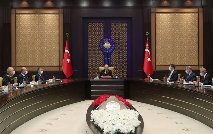 Birilerinin yanlışını benim egitimim düzeltemez #Uniyoksaoyyok