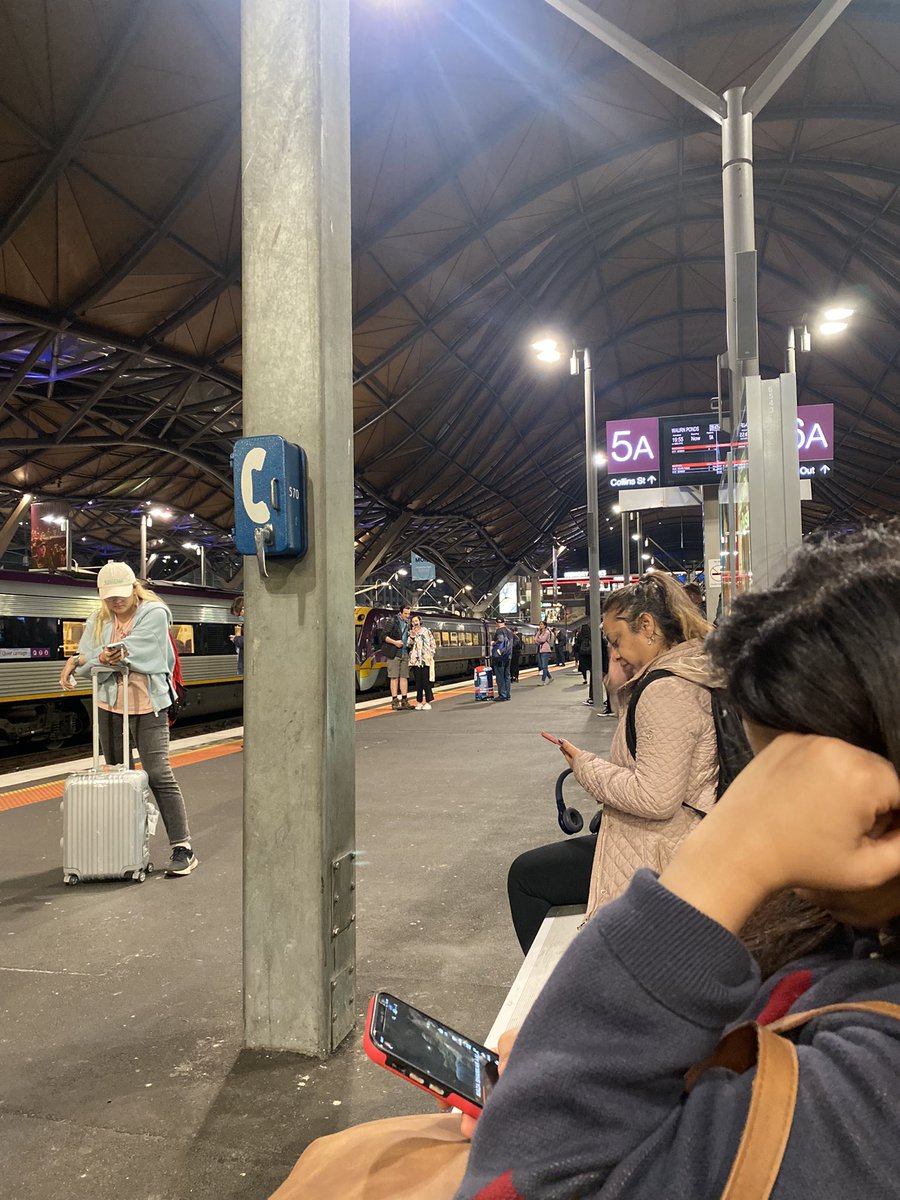 Eupheminc's tweet image. Waiting for a coach service after waiting an hour fifteen for a V/Line 🚂 #rubbishcustomerservice #vlinefail #poorcomms #irratecustomers