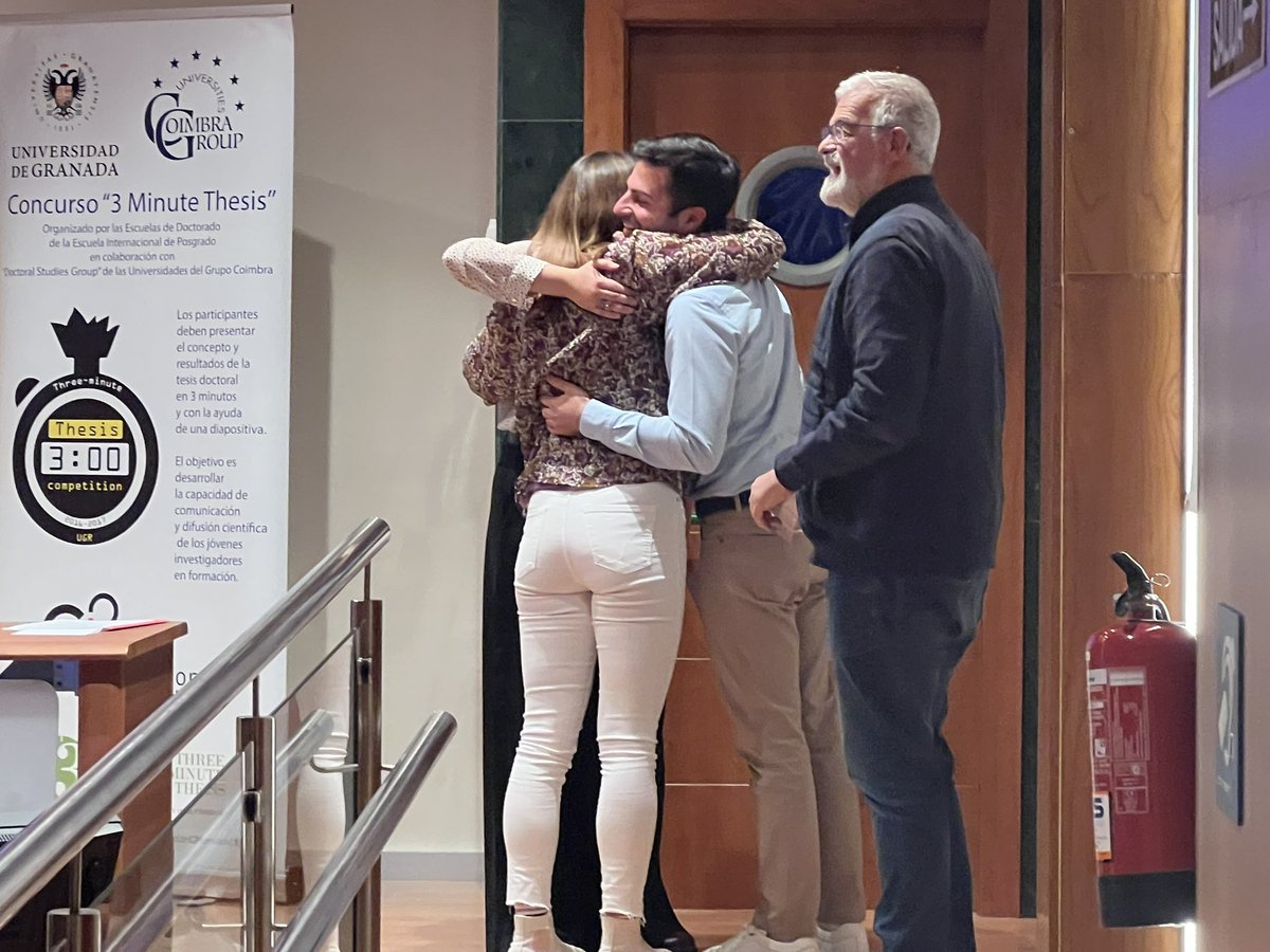 ccentenoc's tweet photo. De todo lo que hemos vivido este año en el concurso @3MT_official en @CanalUGR, sin duda me quedo con esta imagen de los tres ganadores (@PabloCL06, @reyessmarta y @SofiaSchwartz). El compañerismo y la energía tan bonita que se crea entre los participantes es el mayor premio ✨ https://t.co/Ci66HmAAba