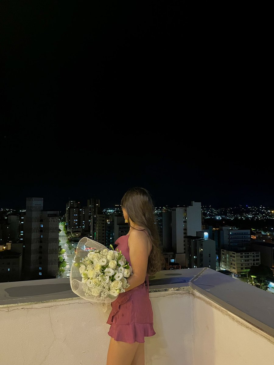 LayseLeticia's tweet photo. Hoje faz um ano que conheci ele e nesse meio tempo virou meu melhor amigo, depois namorado e em breve marido pq sou apressada. Te amo. https://t.co/US2XSzPEln