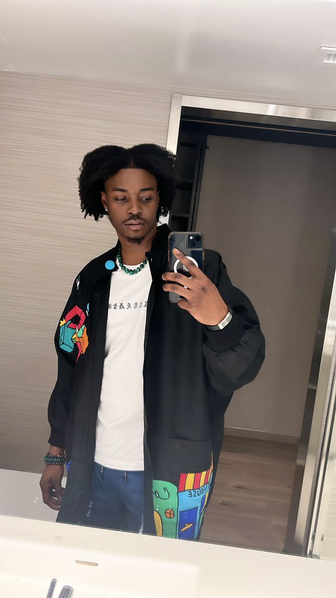 OneMangaMation's tweet photo. Hair just been out recently. https://t.co/GeM7I9hdAg